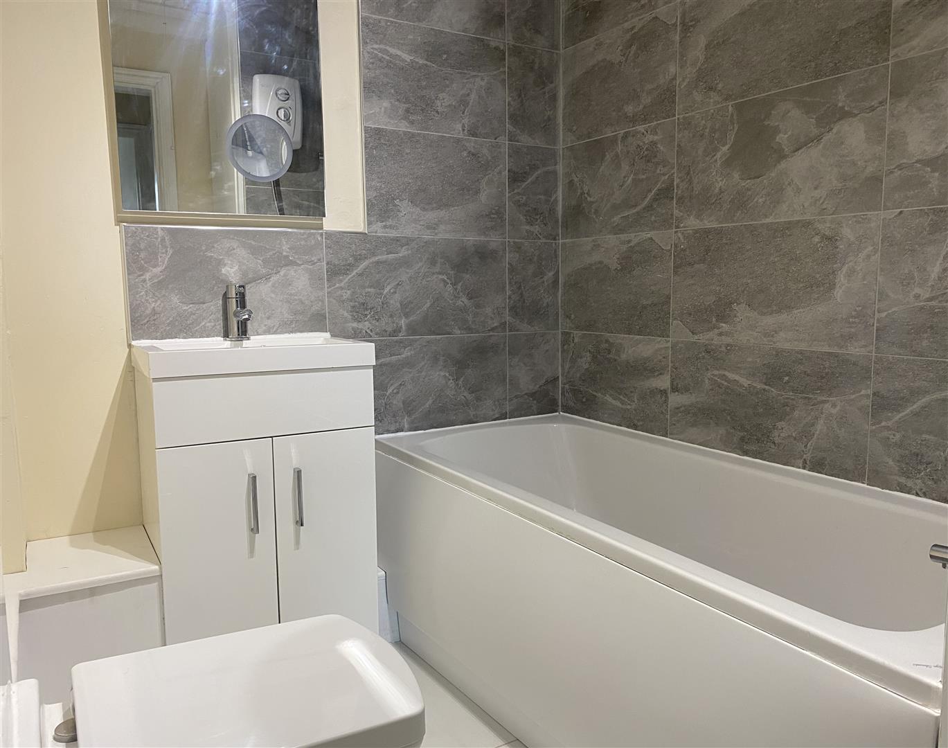 Flat 5 Shawbury Park, Shrewsbury, SY4 4JP To Let Flat 5 Shawbury Park, Shrewsbury, SY4 4JP To Let